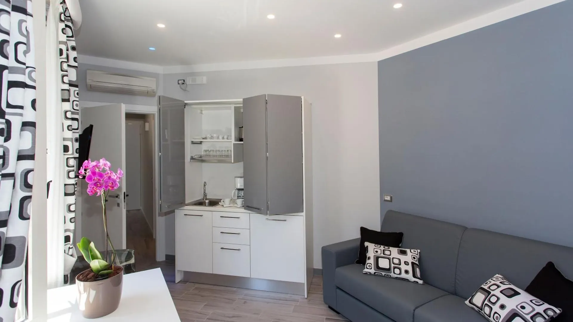 Hotel apartamentowy Amalfi Apartments Design Centro Storico